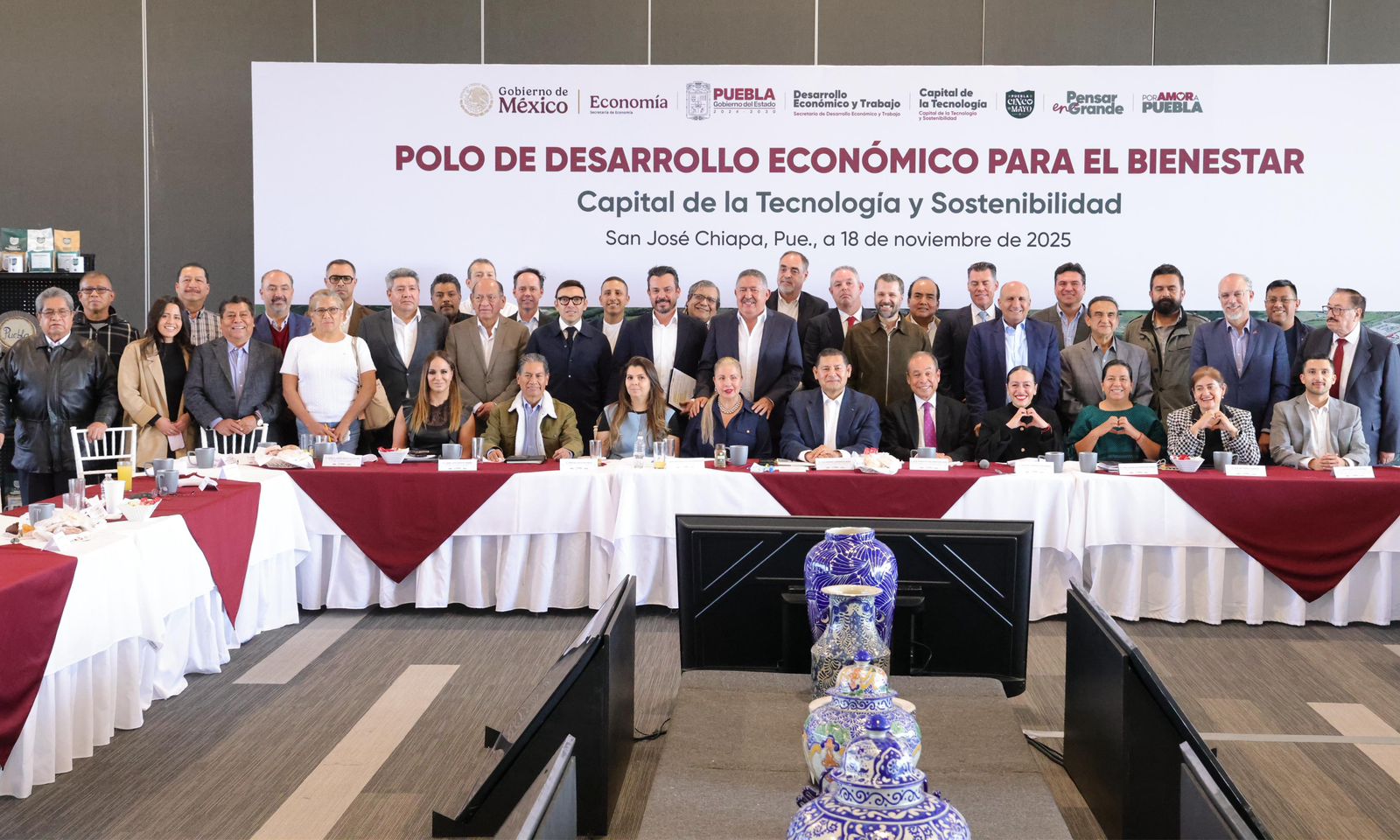 Puebla, primer estado, que completa tarea de cubrir polígono de desarrollo: Secretaría de Economía